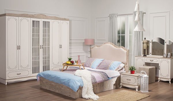 Grand Başlıklı Karyola